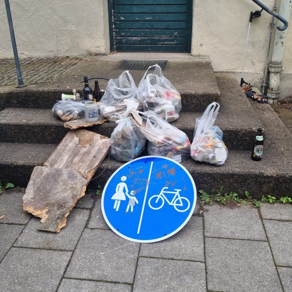 Müll in Sendling - Sammelaktion Rotfüchse